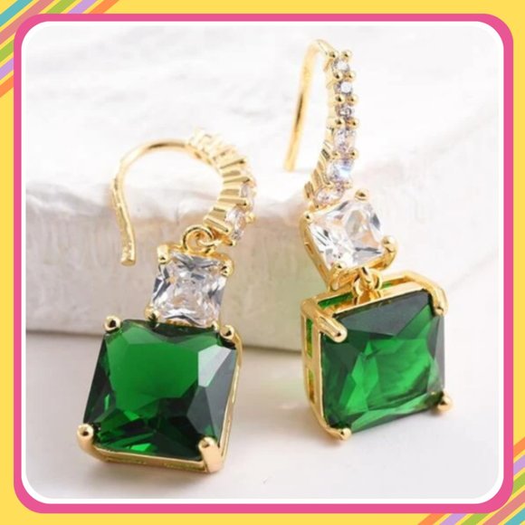 Jewelry - 14K Gold Drop Earrings